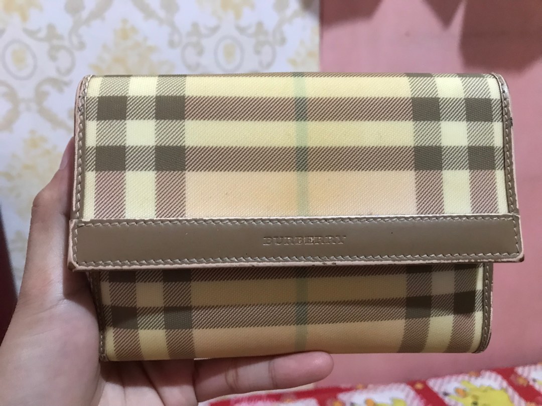 RUSH SALE Authentic Pink Burberry Wallet, Women's Fashion, Bags & Wallets,  Wallets & Card holders on Carousell