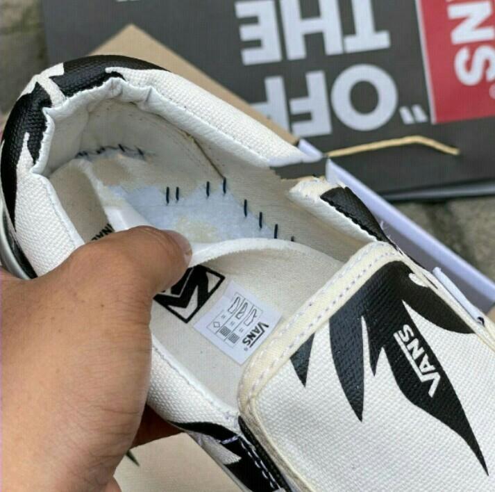 SEPATU VANS SLIP ON RASTA Fesyen Pria Sepatu Sneakers di Carousell
