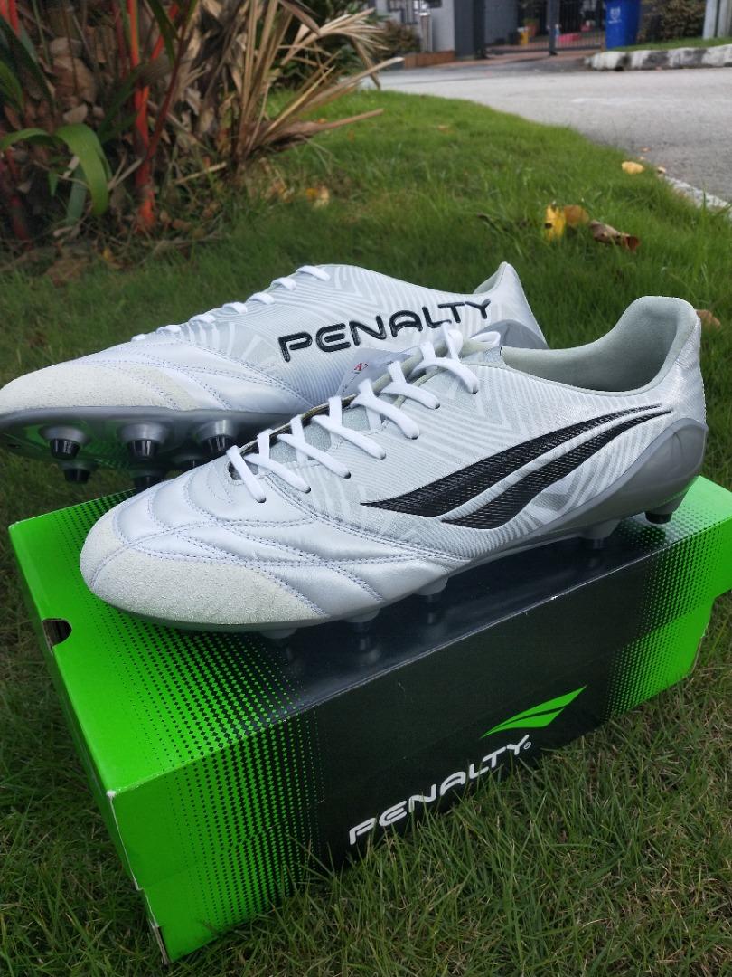 Botas penalty deals