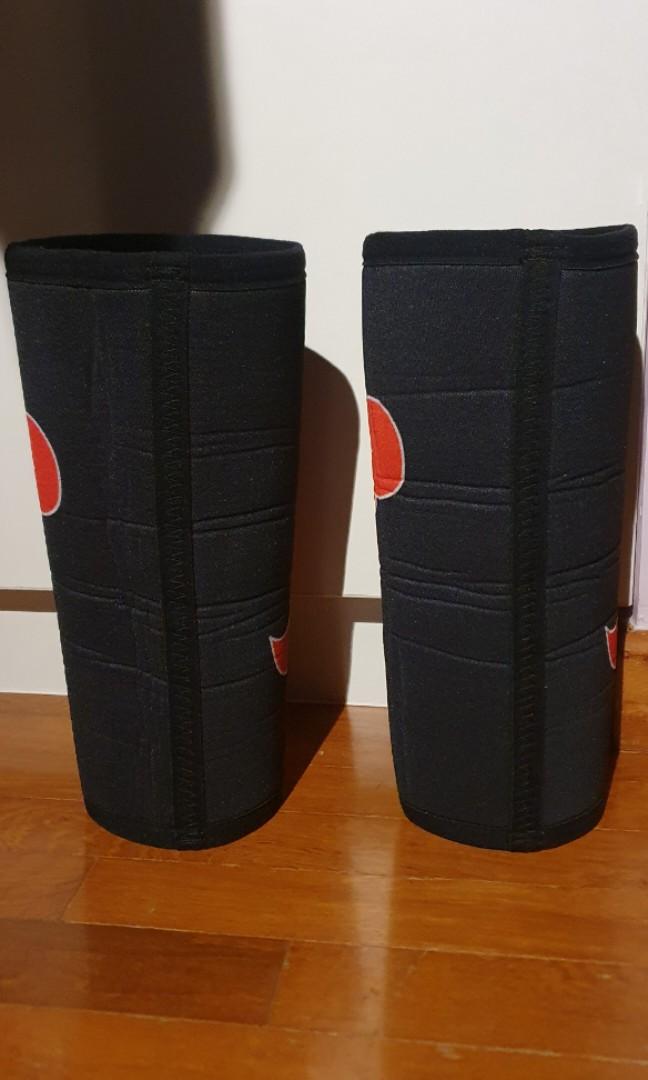 Villain/Akatsuki Knee Sleeves (Village Hidden in Iron), Sports