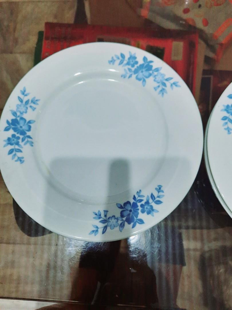 Vintage Plate 6 pieces (Category: Dinnerware & Cutlery) located in Makati City. Submitted by darlenc (Listing ID 1186257772, Image 1). Description: Vintage Herritage China Plates . Made of Fine Porcelein accented on edges with bluish flowerettes which makes it look more elegant. Take ALL Six (6) Pieces for only P700..