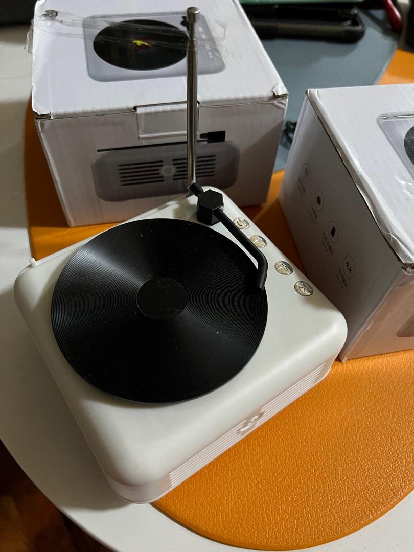 Vintage Retro Bluetooth Speaker (Category: Soundbars, Speakers & Amplifiers) located in Manila. Submitted by razelysonn (Listing ID 1186138203, Image 2). Description: pm me :) .