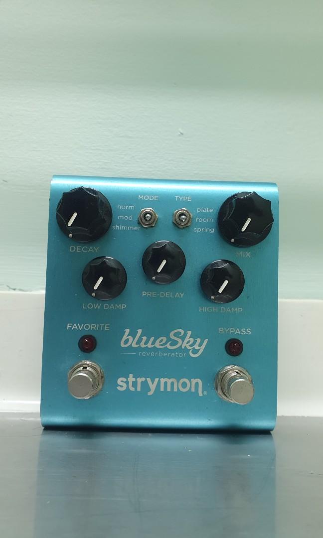 Blue sky guitar store pedal