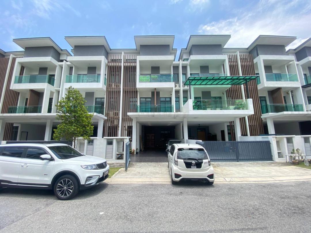 3 STOREY LINK VILLA REFLEXION POOL VILLA BANDAR NUSAPUTRA, PUCHONG