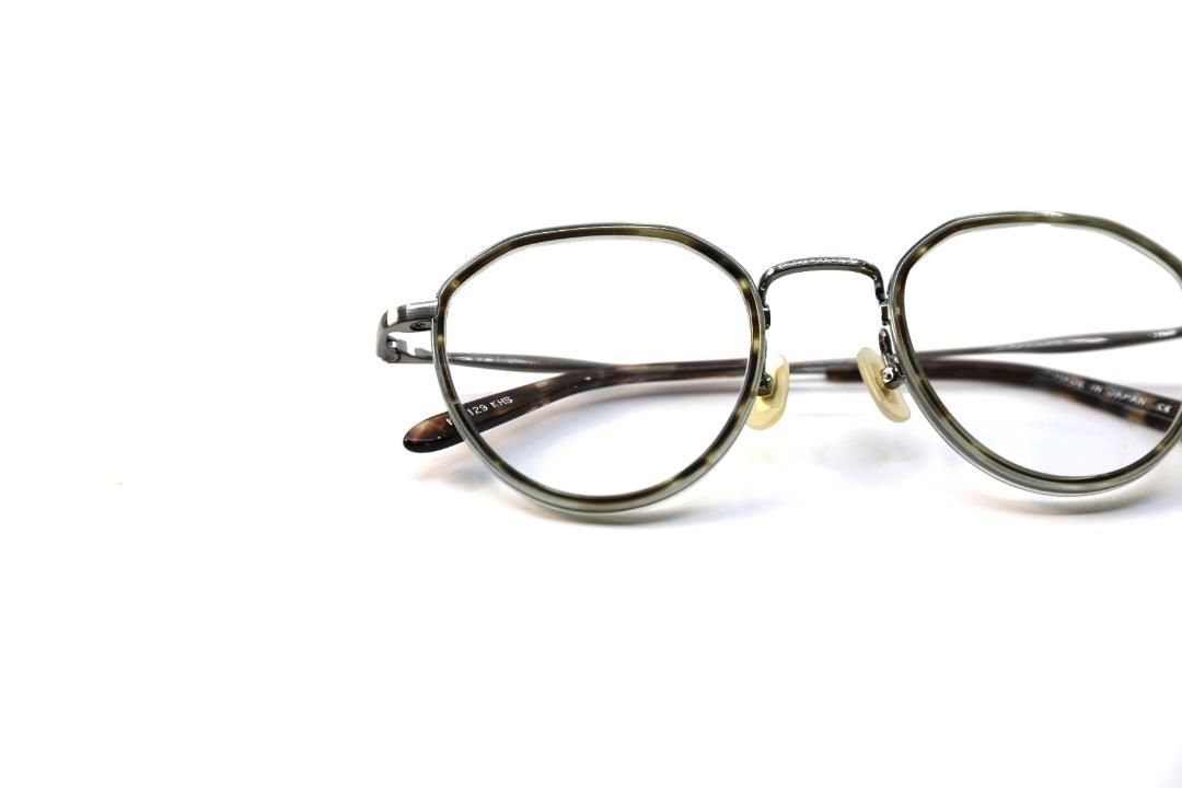 金子眼鏡KV129 KHS SIZE: 49-23-145, 男裝, 手錶及配件, 眼鏡- Carousell
