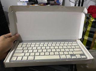 Apple Wireless Keyboard (MC184LL/B)