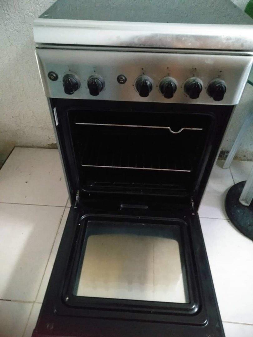 Ariston Cooking Range with Oven (Gas), TV & Home Appliances, Kitchen