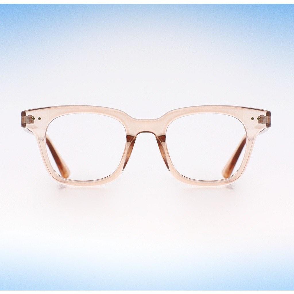 Baobab eyewear luca in crystal nude (Category: Sunglasses & Eyewear) located in Dinalupihan. Submitted by happysundae (Listing ID 1186342406, Image 2). Description: Dimensions: 50-19-140mm (frame-nose bridge-temple) What’s in my package? EACH FRAME: (1) blue light blocking frame, (1) limited edition drawer box, (1) waterproof drawstring pouch, (1) dust cloth EACH PACKAGE: (1) UV testing paper, (1) UV light RFS: Bought as an extra lang.