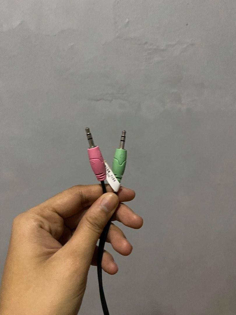 Basic Headphone (Category: Headphones & Headsets) located in Navotas City. Submitted by ninaasaurus2 (Listing ID 1186448600, Image 3). Description: Barely used headphones Perfect for online classes.