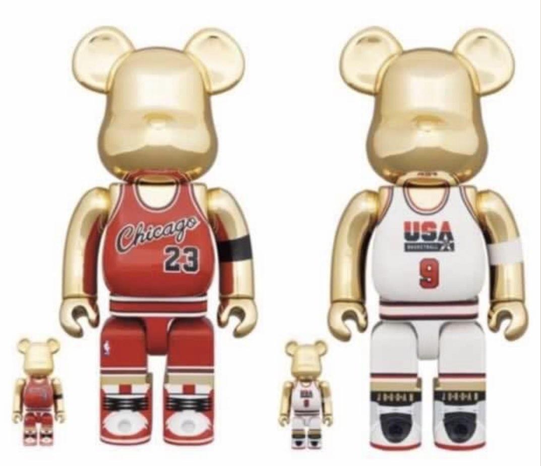 Bearbrick Michael Jordan 400% & 100% Set, 興趣及遊戲, 玩具& 遊戲類