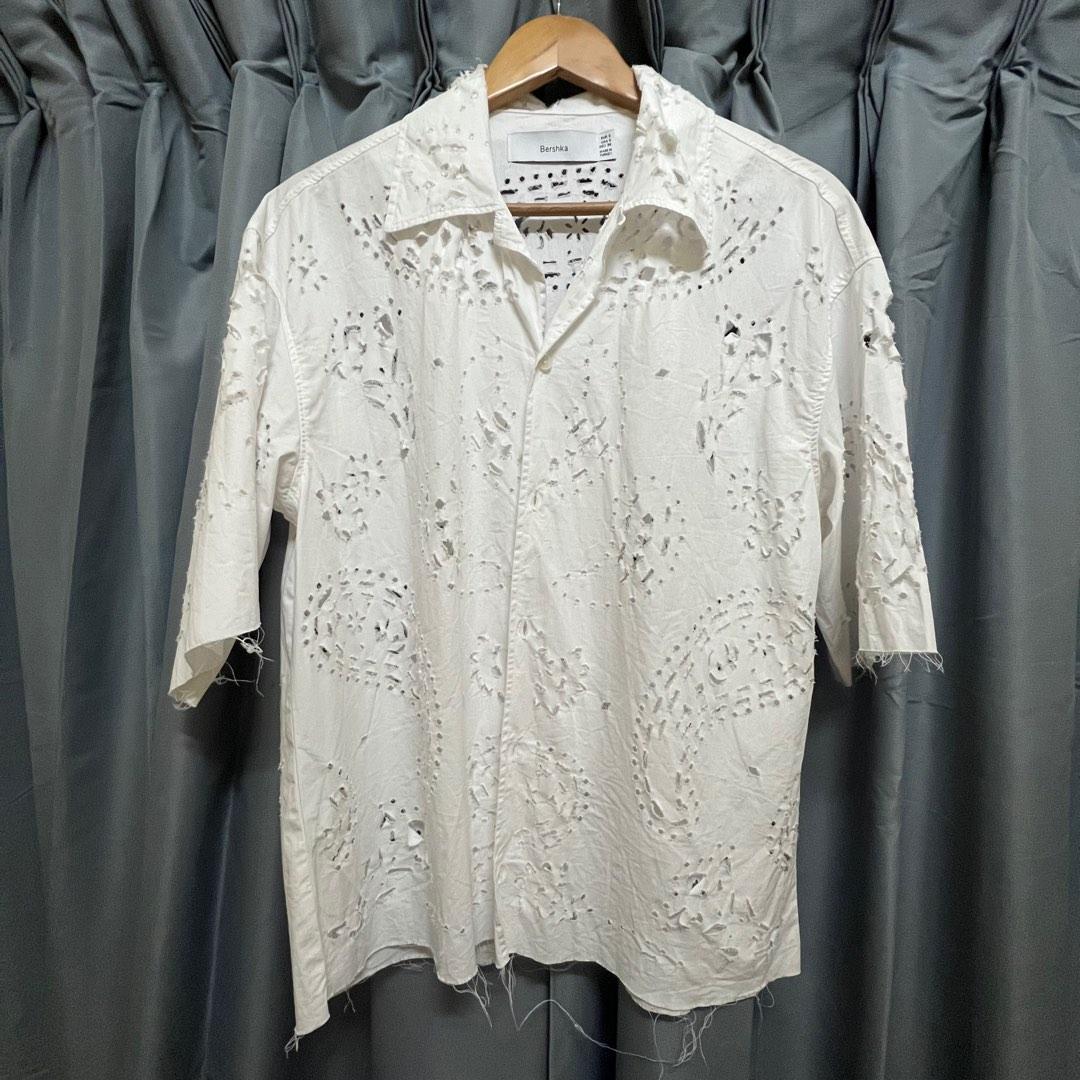 Bershka Oversized Shirt (Category: Tshirts & Polo Shirts ) located in Taguig. Submitted by romms113 (Listing ID 1186467167, Image 1). Description: Fits M- L frames.