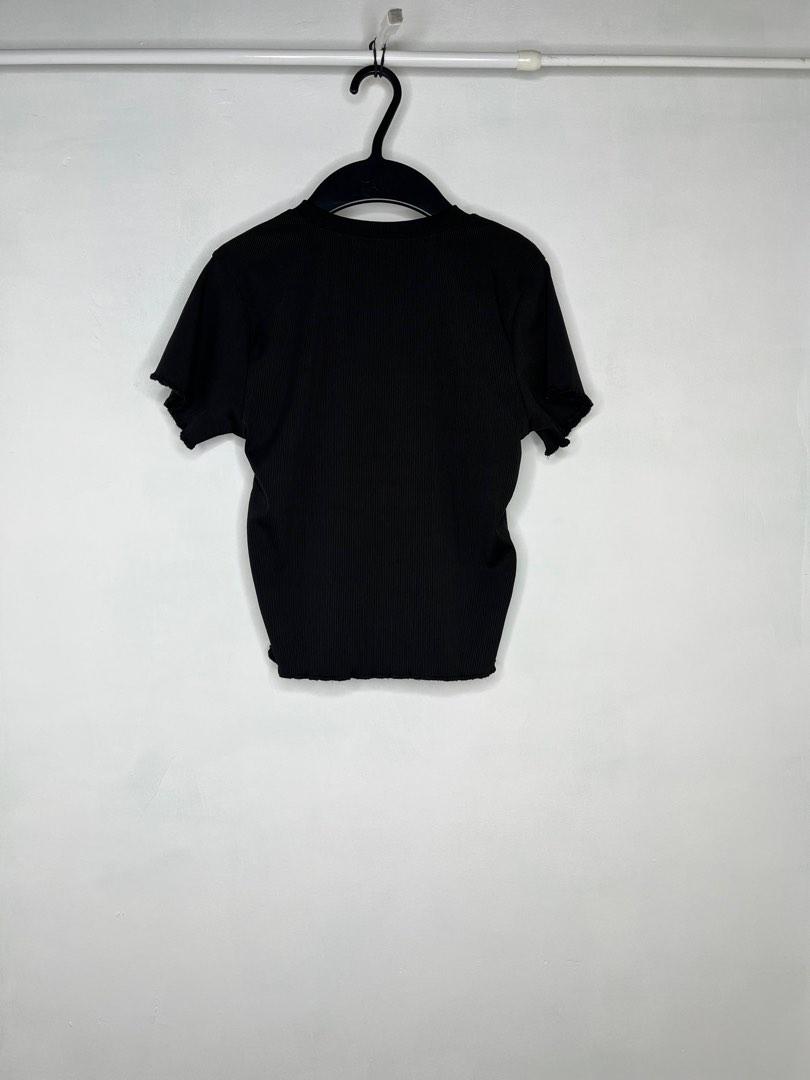 Butterfly Plain Cropped Top With Embroidery (Category: Blouses) located in Quezon City. Submitted by andydeleon (Listing ID 1186398615, Image 2). Description: Butterfly Plain Cropped Top With Embroidery - 110 ✿ used once ✿ fits XS-S frames ☁ L - 17“ ☁ W - 13“ ♥ also available in shopee ♥ kindly send us a message for inquiries ♥ measurements indicated are taken with the item laid flat ♥ please allow 0.5 to 1 inch size error due to manual measureme