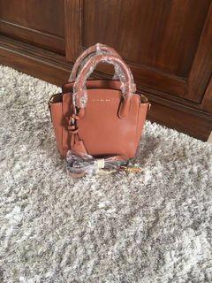 Preloved Charles Keith Simple Classic