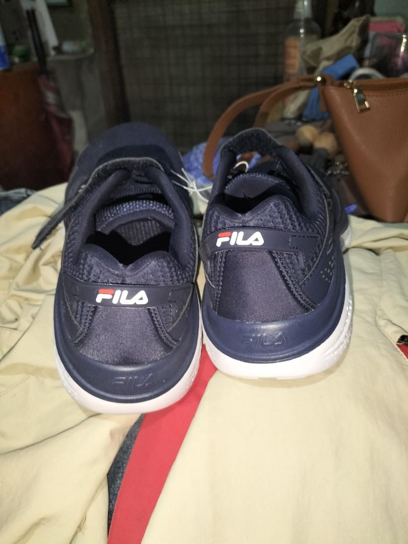 Fila youth hot sale sneakers