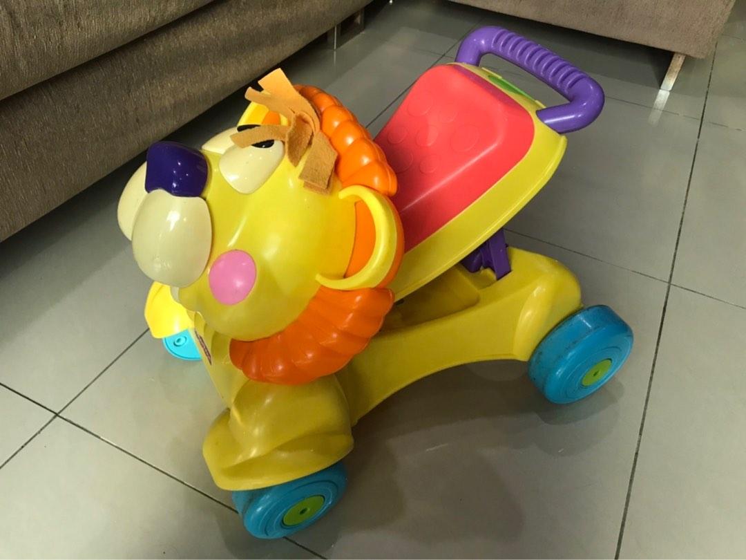 Lion trotteur fisher sales