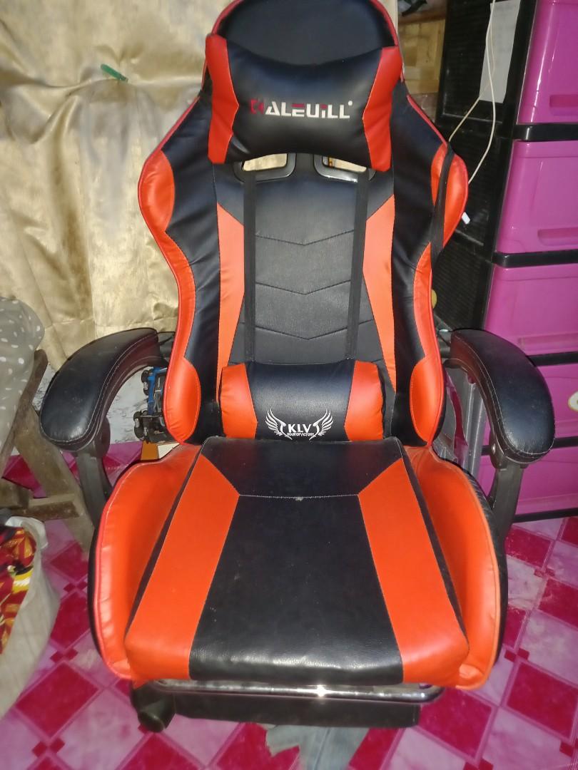 GAMING CHAIR PRELOVED, Furniture & Home Living, Furniture, Chairs on