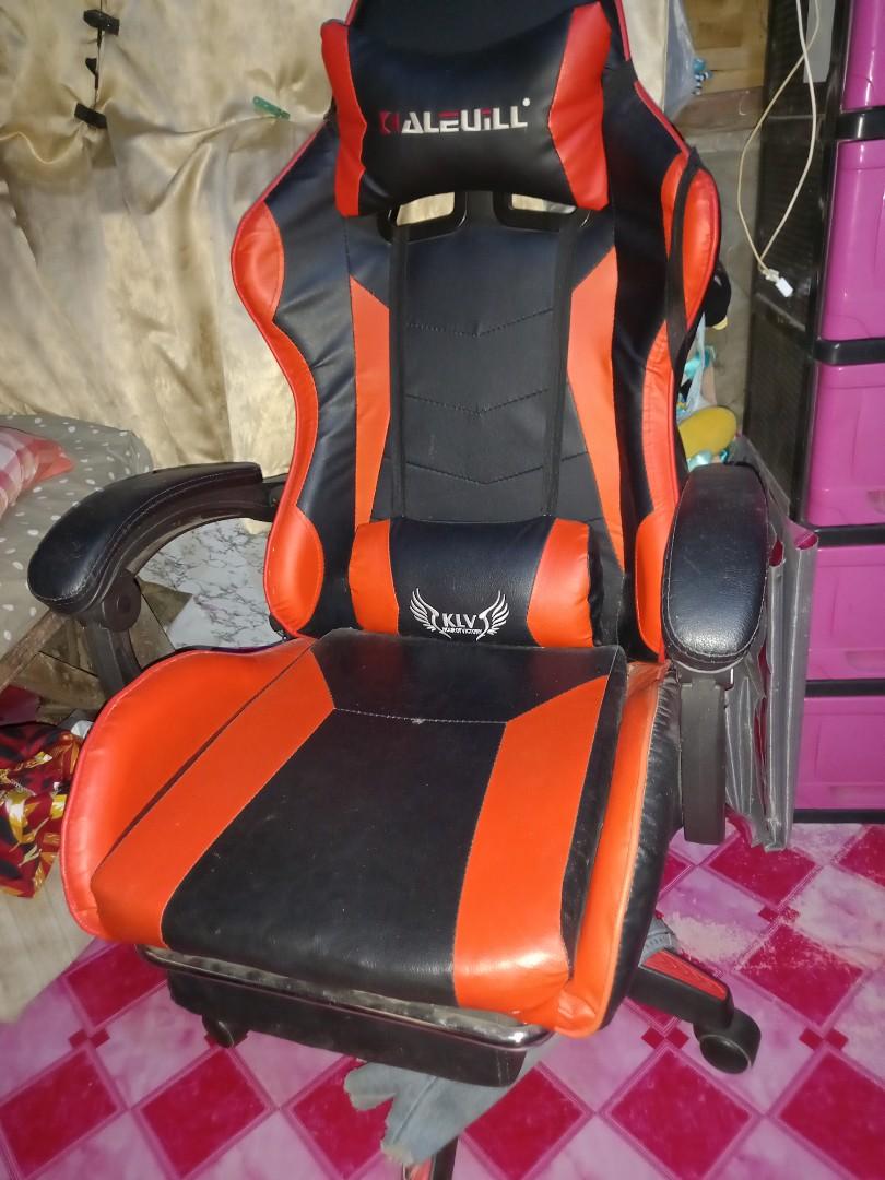GAMING CHAIR PRELOVED, Furniture & Home Living, Furniture, Chairs on