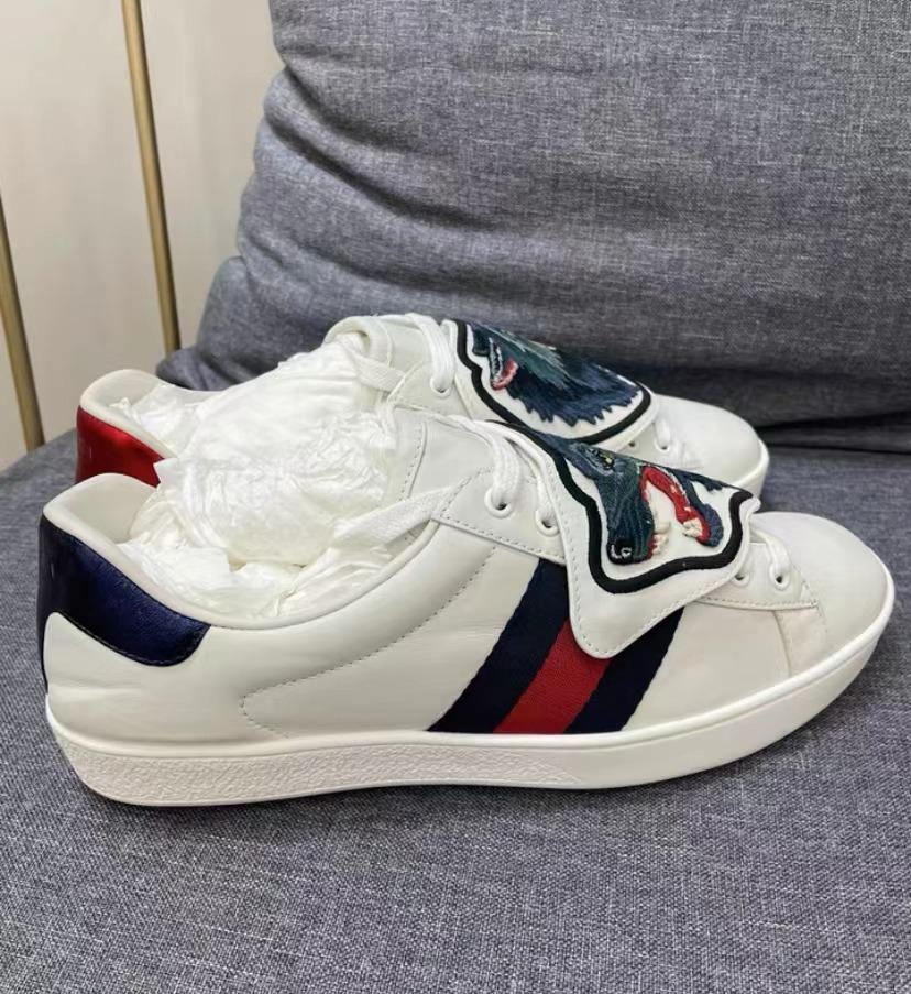 Gucci wolf 2025 head shoes