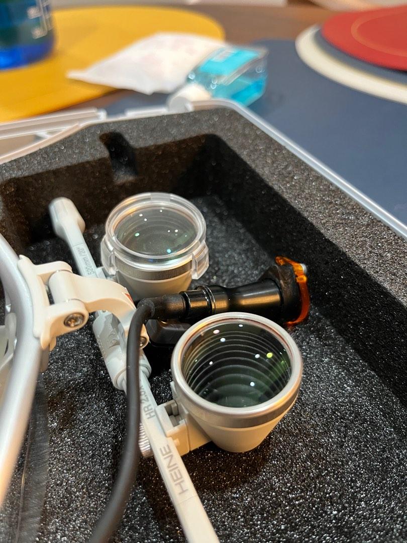 Heine 2.5 x 520 S Frame Dental Surgical Loupes with Light + 2 Batteries