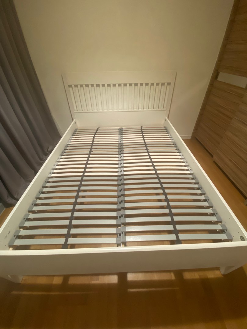 IKEA Idanas bed frame 150x200 with Lonset in perfect conditions