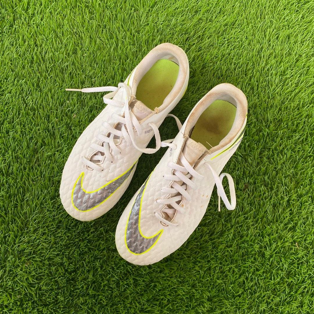 Kasut bola hotsell nike hypervenom terbaru