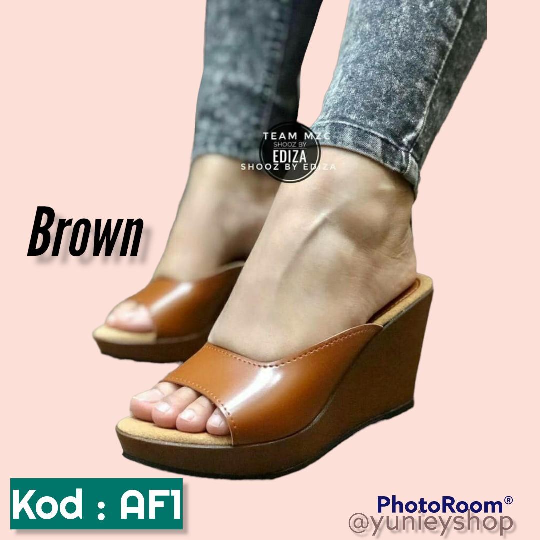 Kasut Wedges Perempuan Sandal Wanita, Women's Fashion, Footwear, Wedges on  Carousell