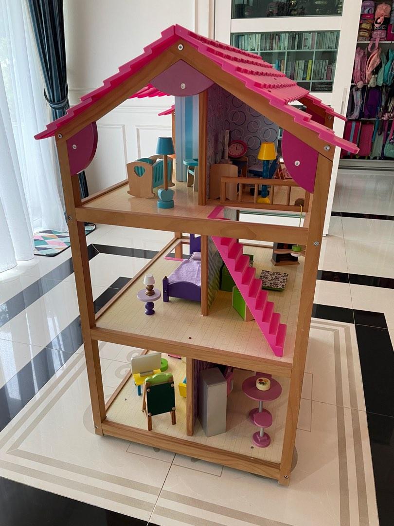 So chic dollhouse store