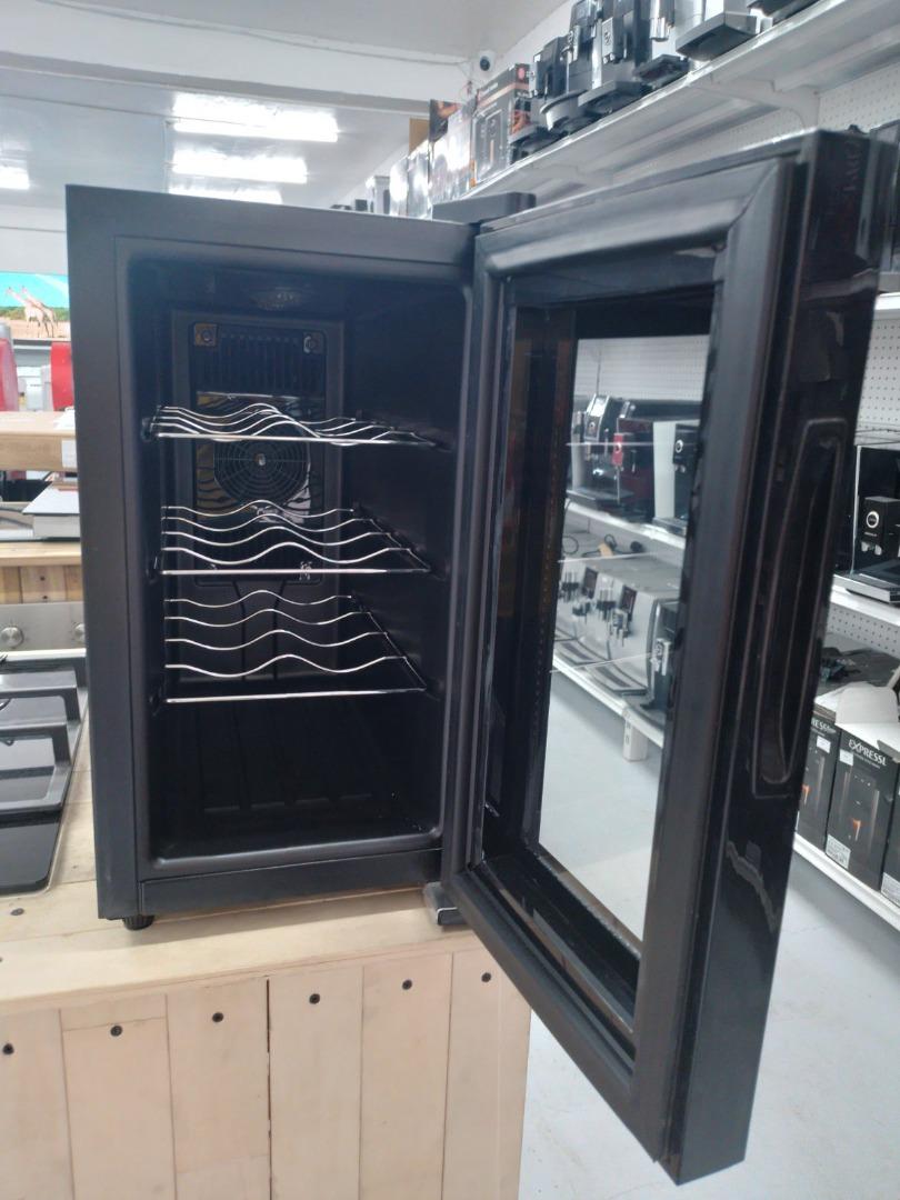 Kogan 8 Bottle Thermoelectric Wine Cooler, TV & Home Appliances