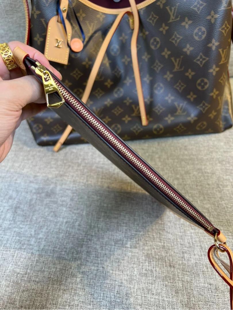 Shop Louis Vuitton DISTRICT 2022-23FW Monogram Street Style 2WAY Leather Crossbody  Bag (M46255) by Corriere