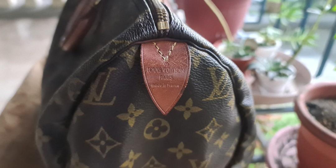 LV Speedy 40 Monogram Authentic (Category: Purses & Pouches) located in Marikina City. Submitted by napdotcom (Listing ID 1186388017, Image 3). Description: 100% Authentic with Dustbag and lock&key for meet-up, seller prefer location (katipunan or Eastwood area in Qc) for shipment, fee will shoulder by Buyer.