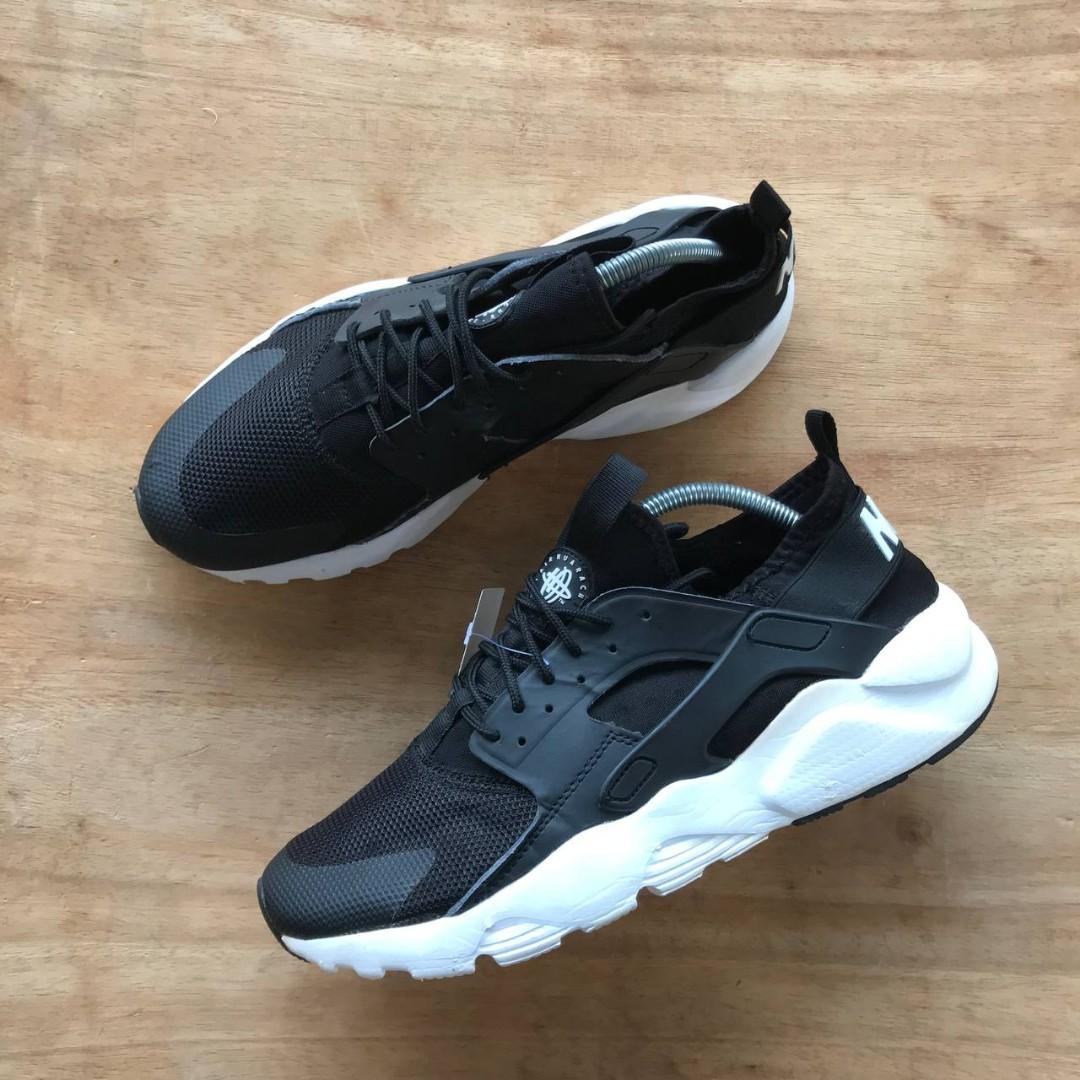 Nike Air Huarache Black White 8.5UK Men s Fashion Footwear Sneakers on Carousell