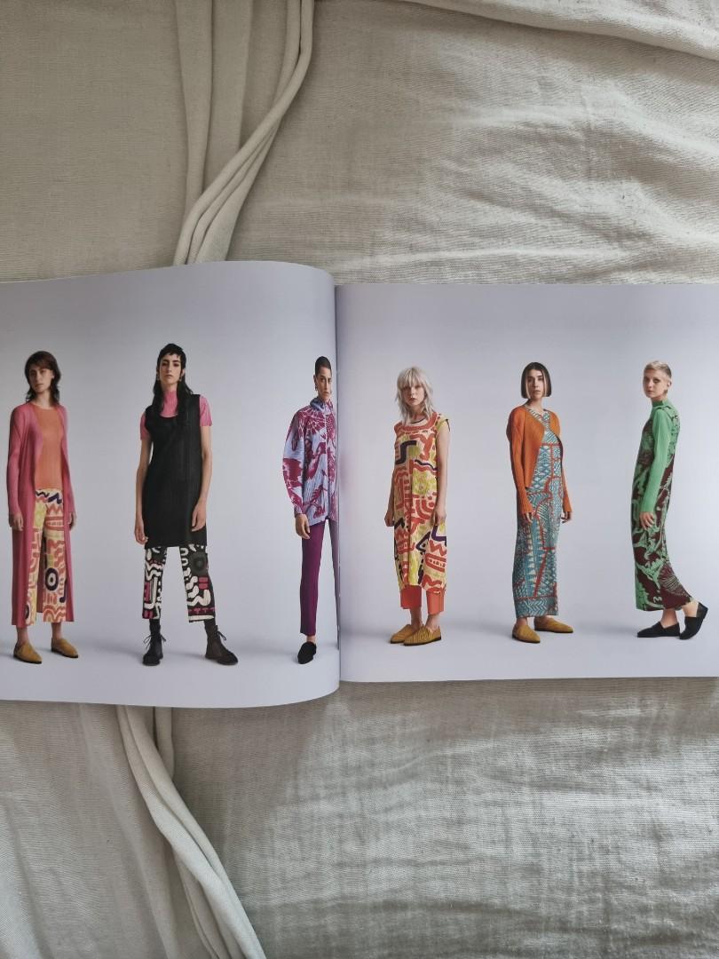 PLEATS PLEASE ISSEY MIYAKE AW 2021/22 CATALOG, Hobbies & Toys, Books