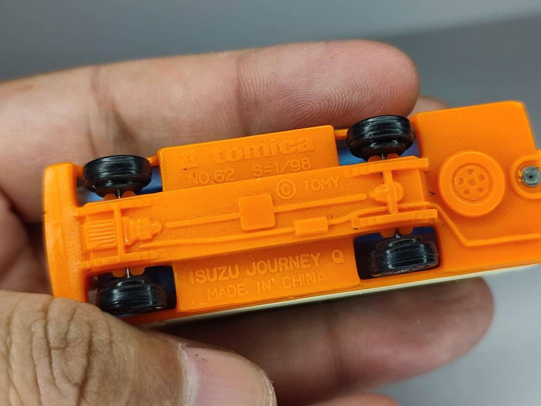 preowned vintage tomica No. 62 Isuzu Journey Q hamberger diecast