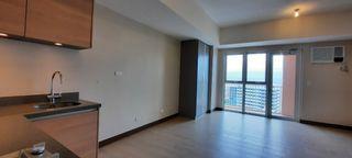 Rent to own studio condo unit for sale in St. Mark Residences McKinley Hill beside Venice Grand Canal Mall