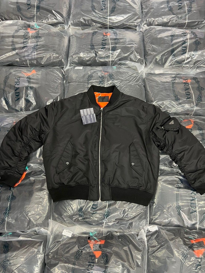 Re-nylon bomber jacket P R A D A, Men's Fashion, Coats, Jackets and  Outerwear on Carousell