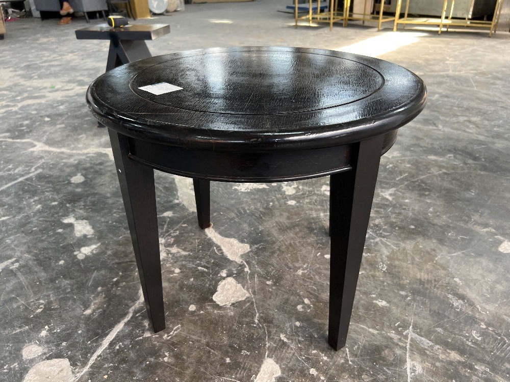 Round Wooden Side Table Black Colour / Meja Sisi Kayu Bulat Warna Hitam ...
