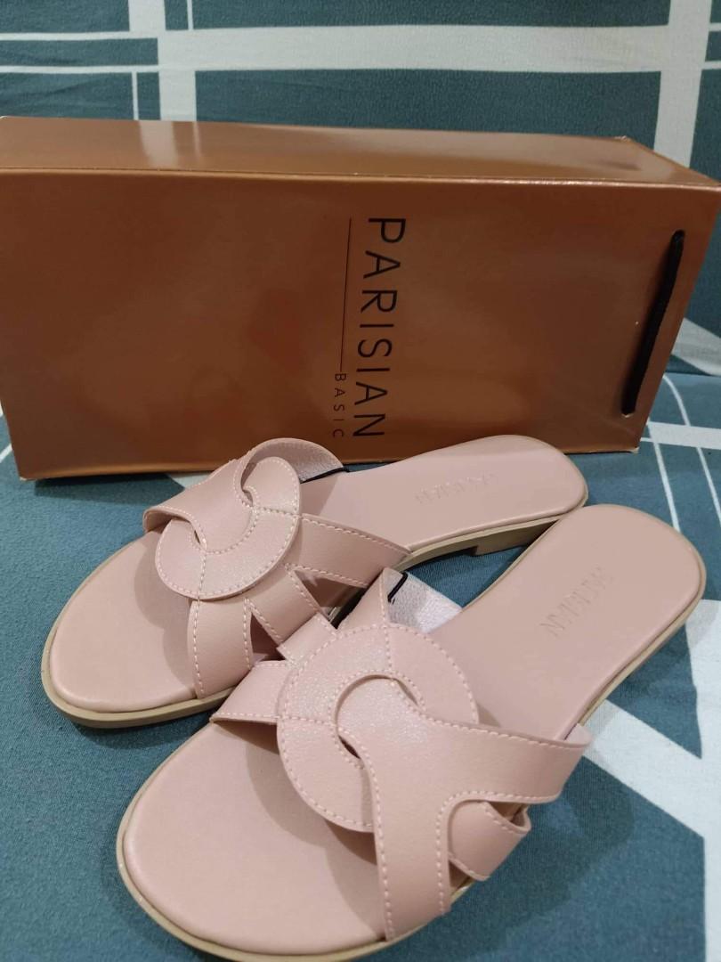 Slipper Parisian (Category: Flats & Sandals) located in Mandaluyong City. Submitted by zheida1068 (Listing ID 1186462580, Image 2). Description: Size 7 Dm na lang po Gcash payment COD by Lalamove.