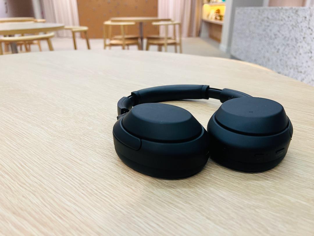 Sony XM4 Black (Warranty till March2025), Audio, Headphones & Headsets