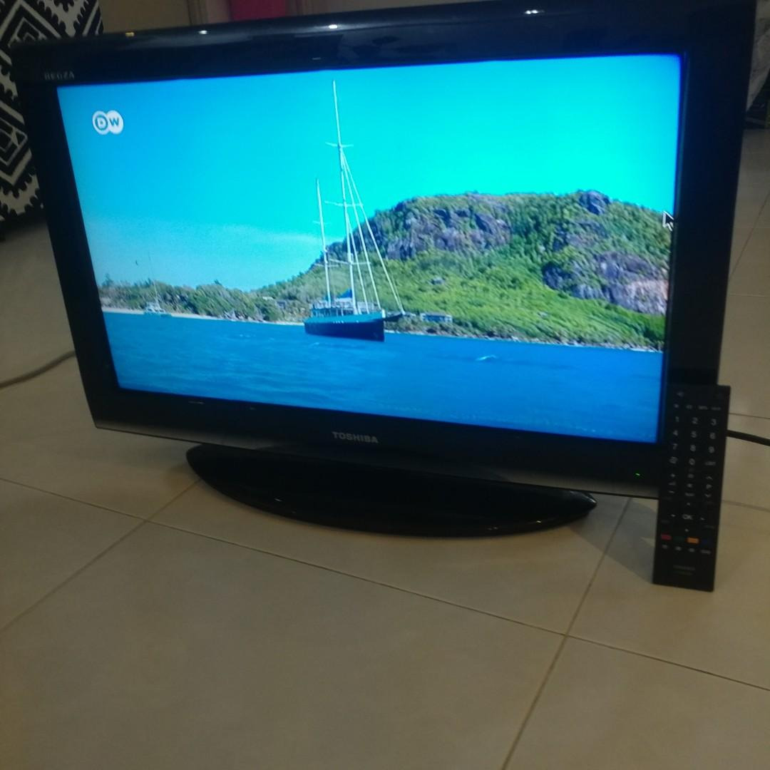 Toshiba REGZA 26 inch LCD Colour TV with 2 HDMI / VGA / Composite Video ...