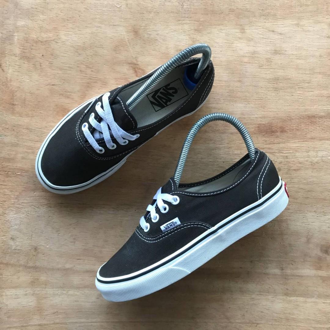 Vans Authentic Black White 3.5UK