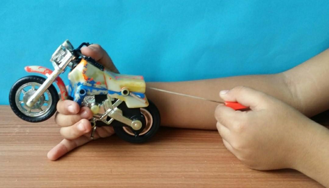 Vintage Toys Lanard 800ss Pull String Friction Motorcycle Hobbies Toys Toys Games on Carousell