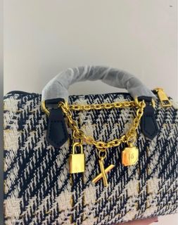 (Category: ) located in . Submitted by victoryshoppers (Listing ID 1186345990, Image 1). Description: .