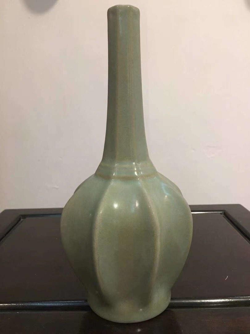 北宋一汝窑豆青釉八棱长颈淨瓶，23.5x10cm。, 興趣及遊戲, 收藏品及