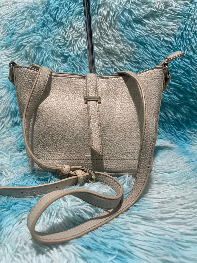 Accessories Sling bag, Women's Fashion, Bags & Wallets, Crossbody Bags