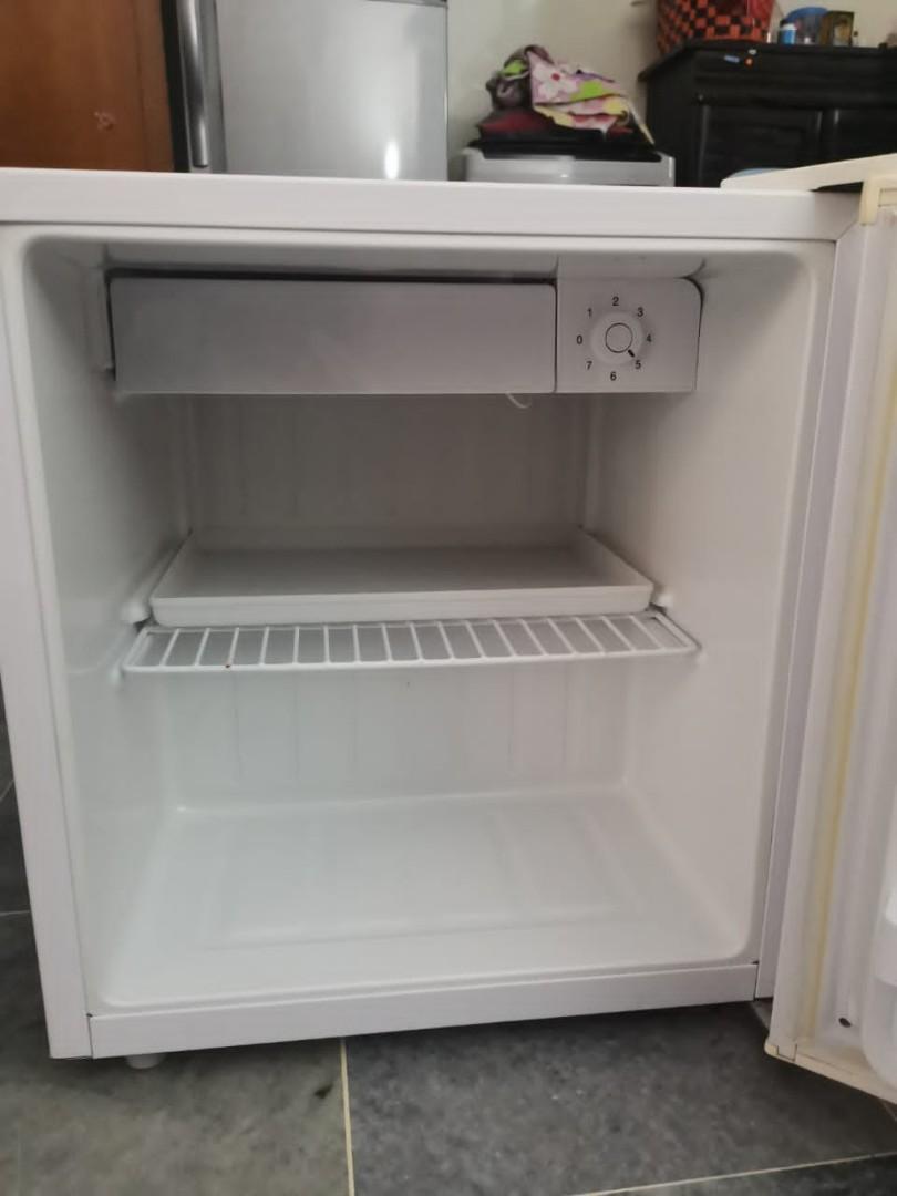 Akira mini fridge (Japan), TV & Home Appliances, Kitchen Appliances