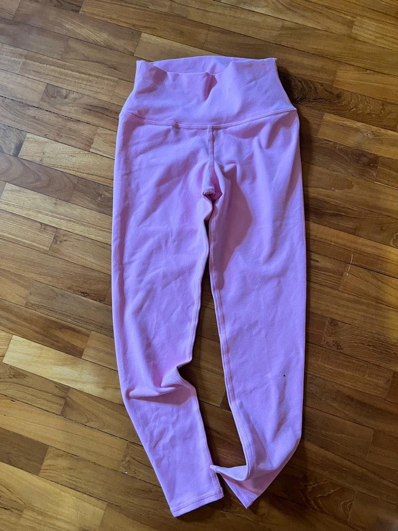 Alo yoga Pants, Women's Fashion, Activewear on Carousell