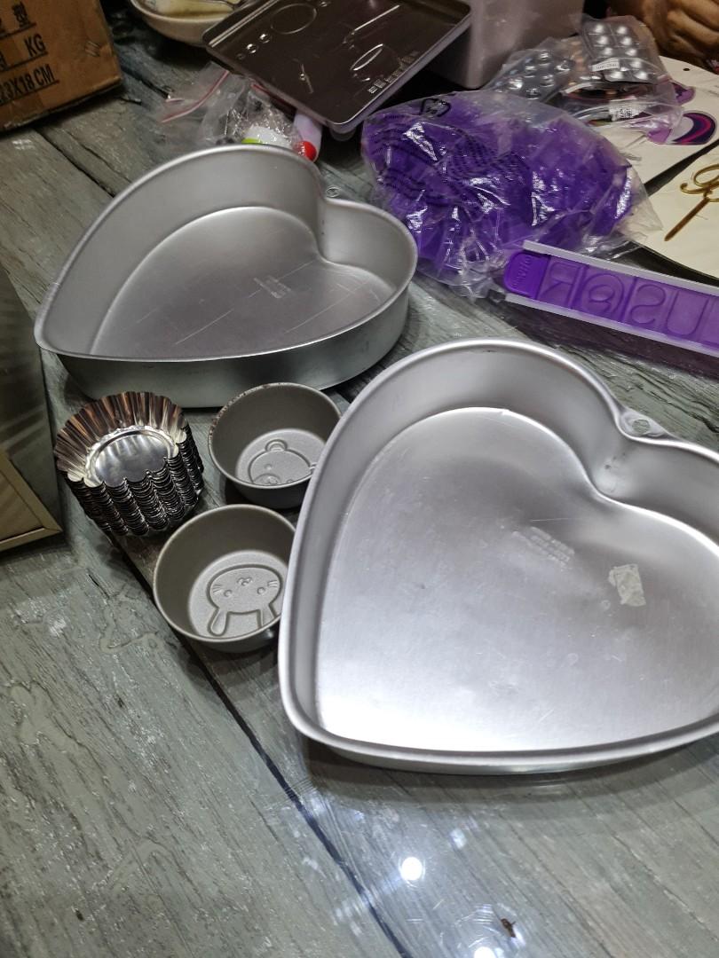 Baking Set for Cakes and Bread (Category: Ovens & Toasters) located in San Juan City. Submitted by treasur_hunter (Listing ID 1186508969, Image 3). Description: 1600 for all items price negotiable.