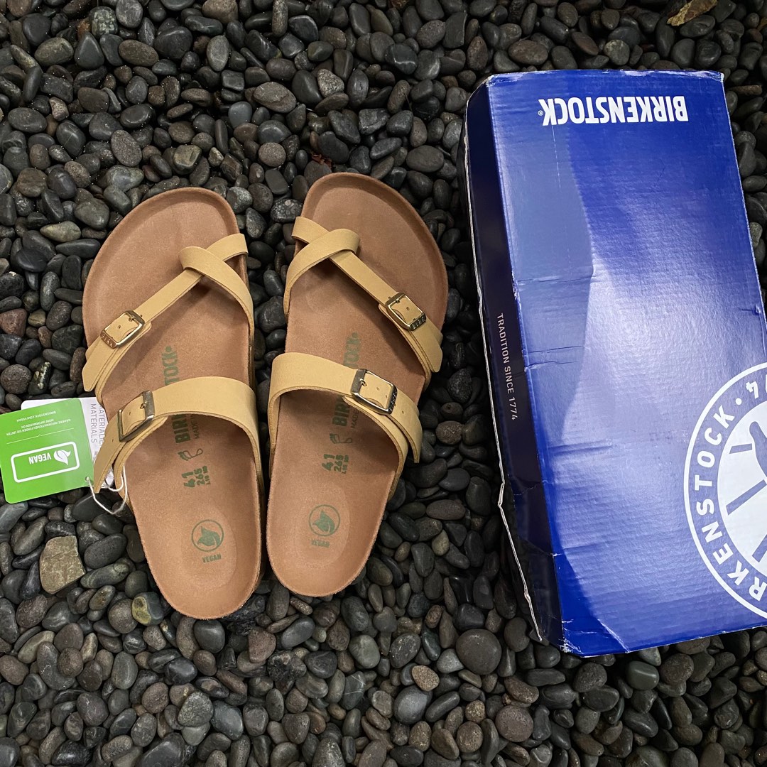 Birkenstock sandal, Fesyen Wanita, Sepatu di Carousell