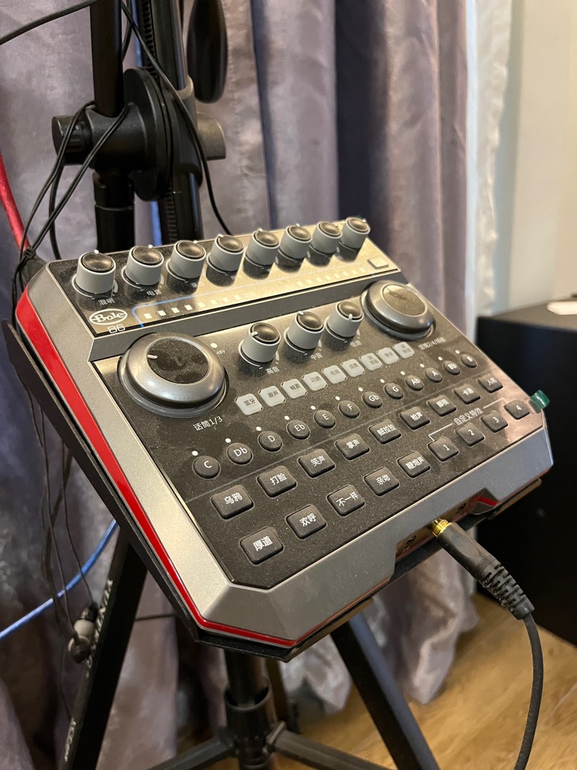 Bole B6 Studio sound card audio Interface (48V), Audio, Other Audio  Equipment on Carousell