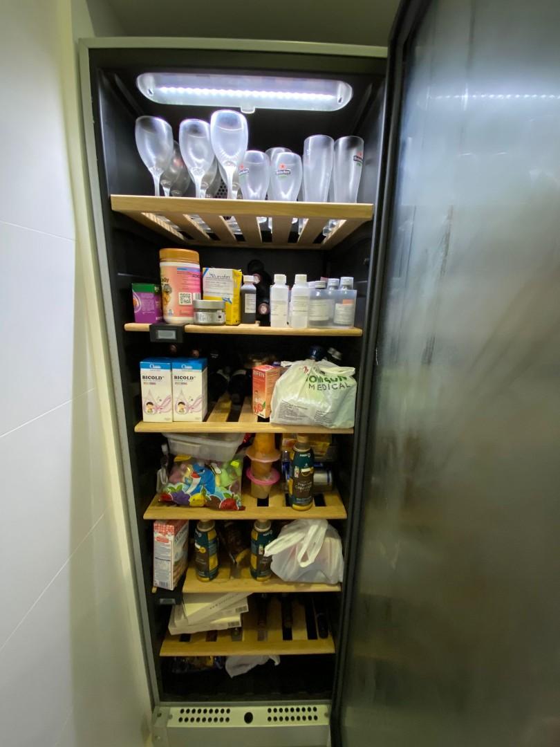 Bosch wine fridge, TV & Home Appliances, Kitchen Appliances, Wine